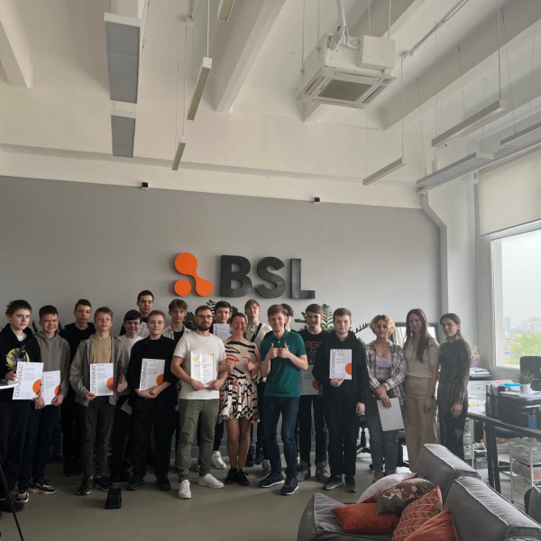 Наши резиденты проходят стажировку в ИТ-компании BSL - КИБЕРшкола программирования для детей, компьютерные курсы для школьников, начинающих и подростков - KIBERone г. Куркино